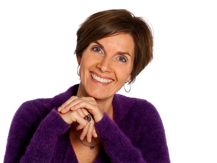 Vrouw heeft een Linked-in foto laten maken in de studio