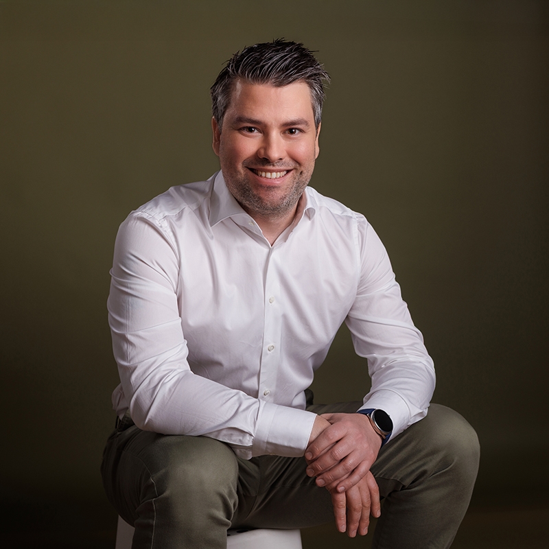 professionele zakelijke portretfoto laten maken in de fotostudio in Nieuwkoop